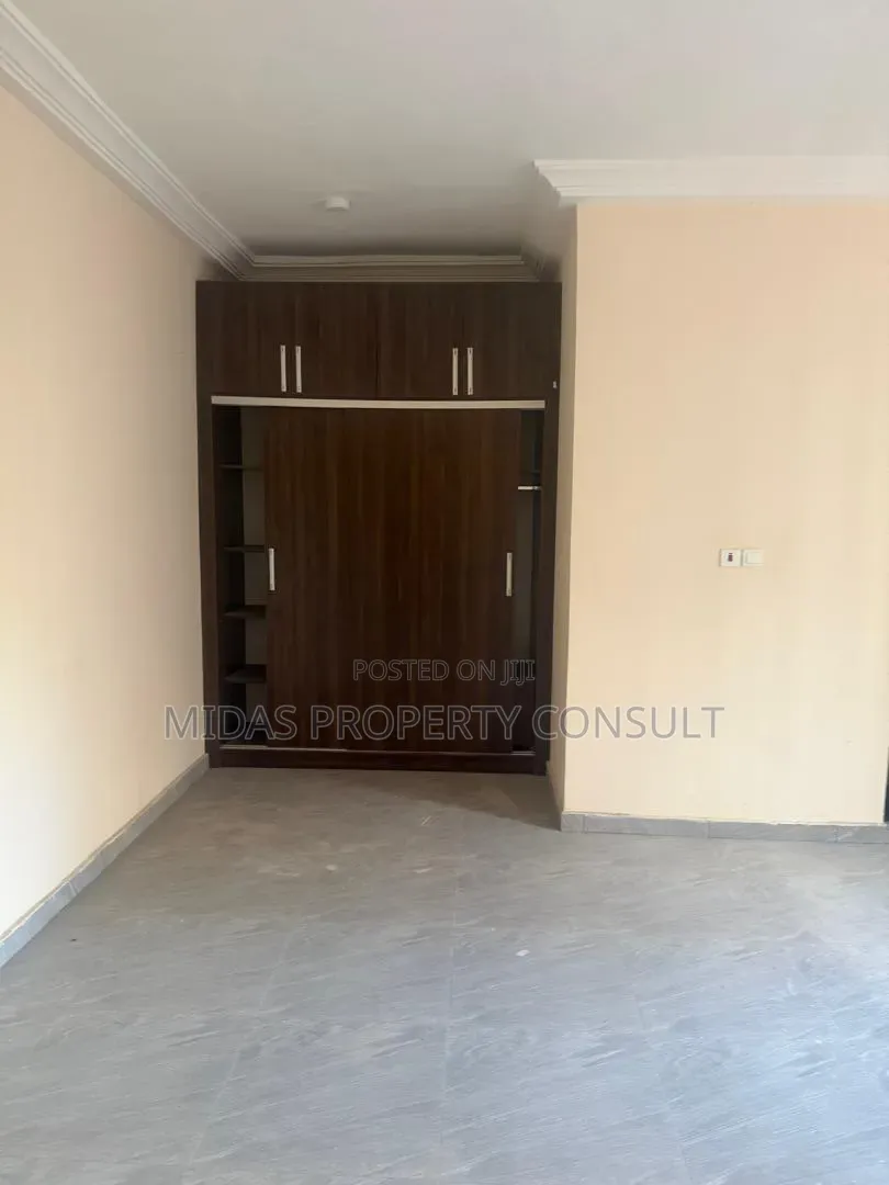 3bdrm Apartment in Celebrity Golf, Sakumono for sale