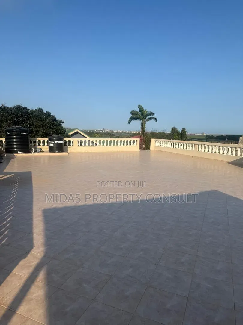 3bdrm Apartment in Celebrity Golf, Sakumono for sale