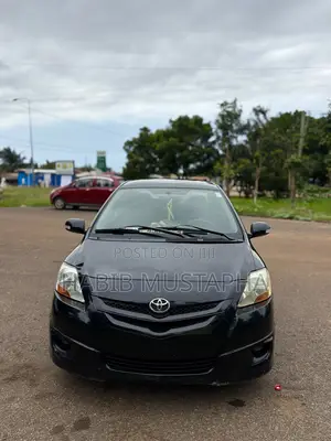 Toyota Yaris 2010 Black