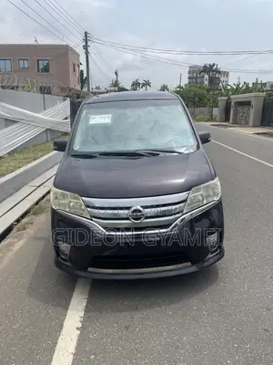Nissan Serena 2012
