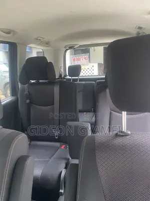Nissan Serena 2012