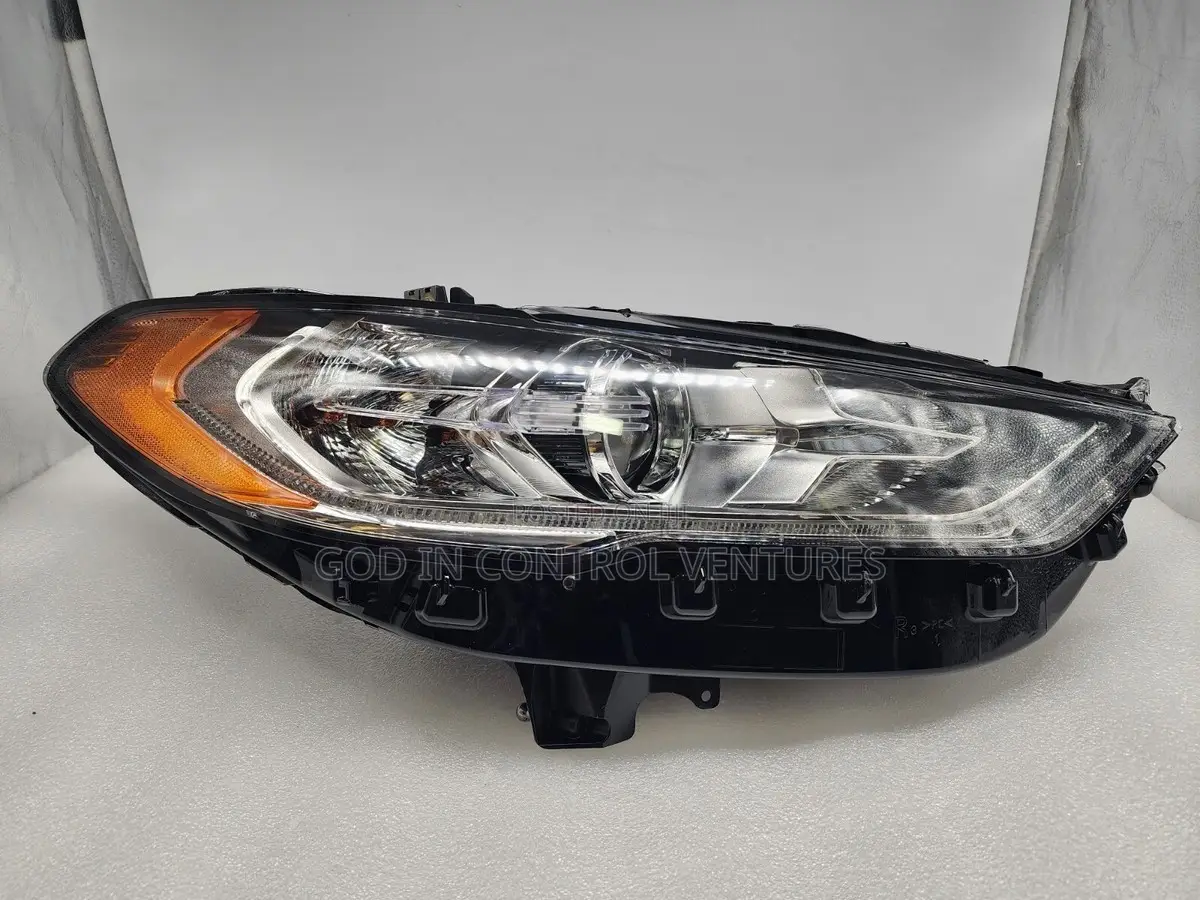 Ford Fusion 2017 Headlight