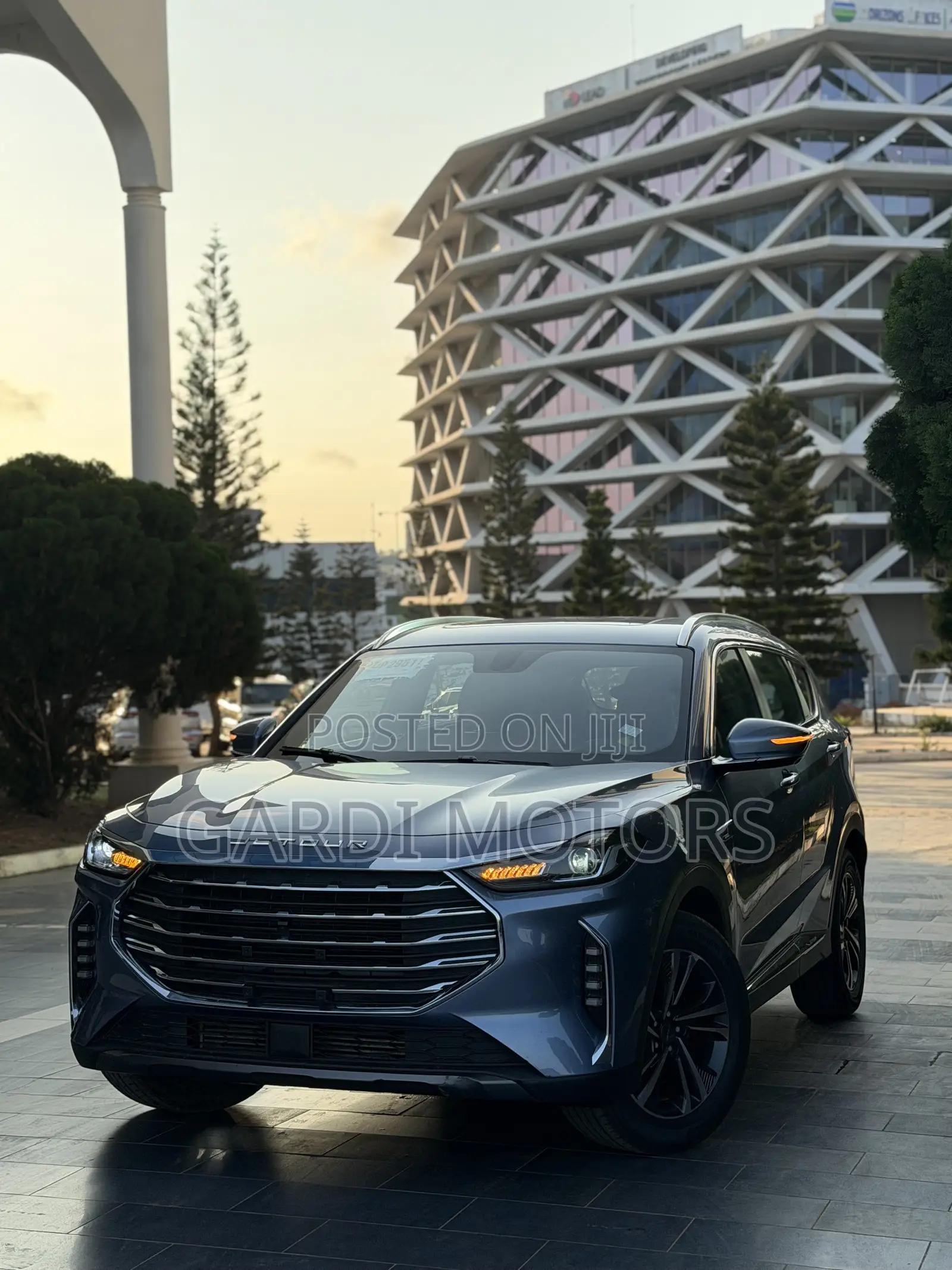Jetour X70 Plus 2023 Silver