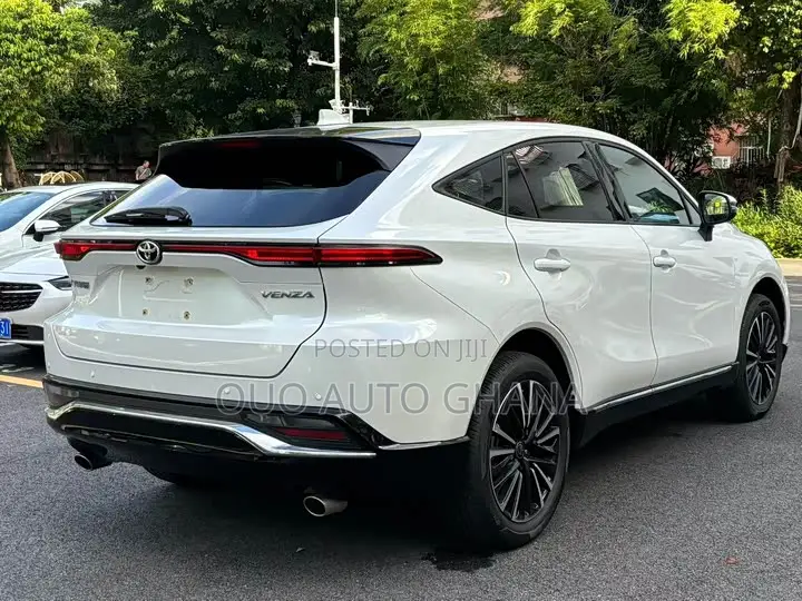 Toyota Venza 2023 White