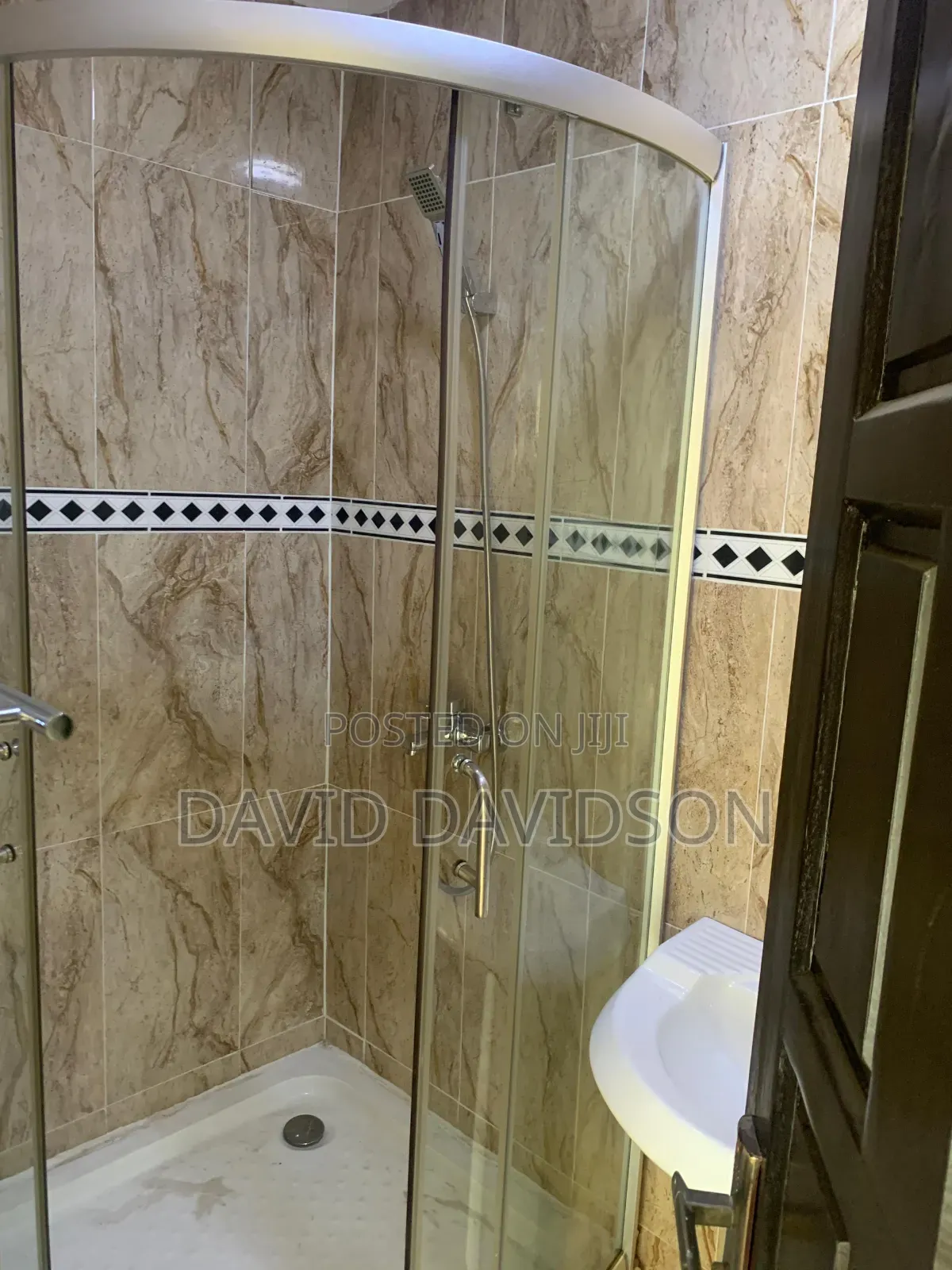 Furnished 7bdrm House in 7 Bedroom Self, Tema Metropolitan for rent