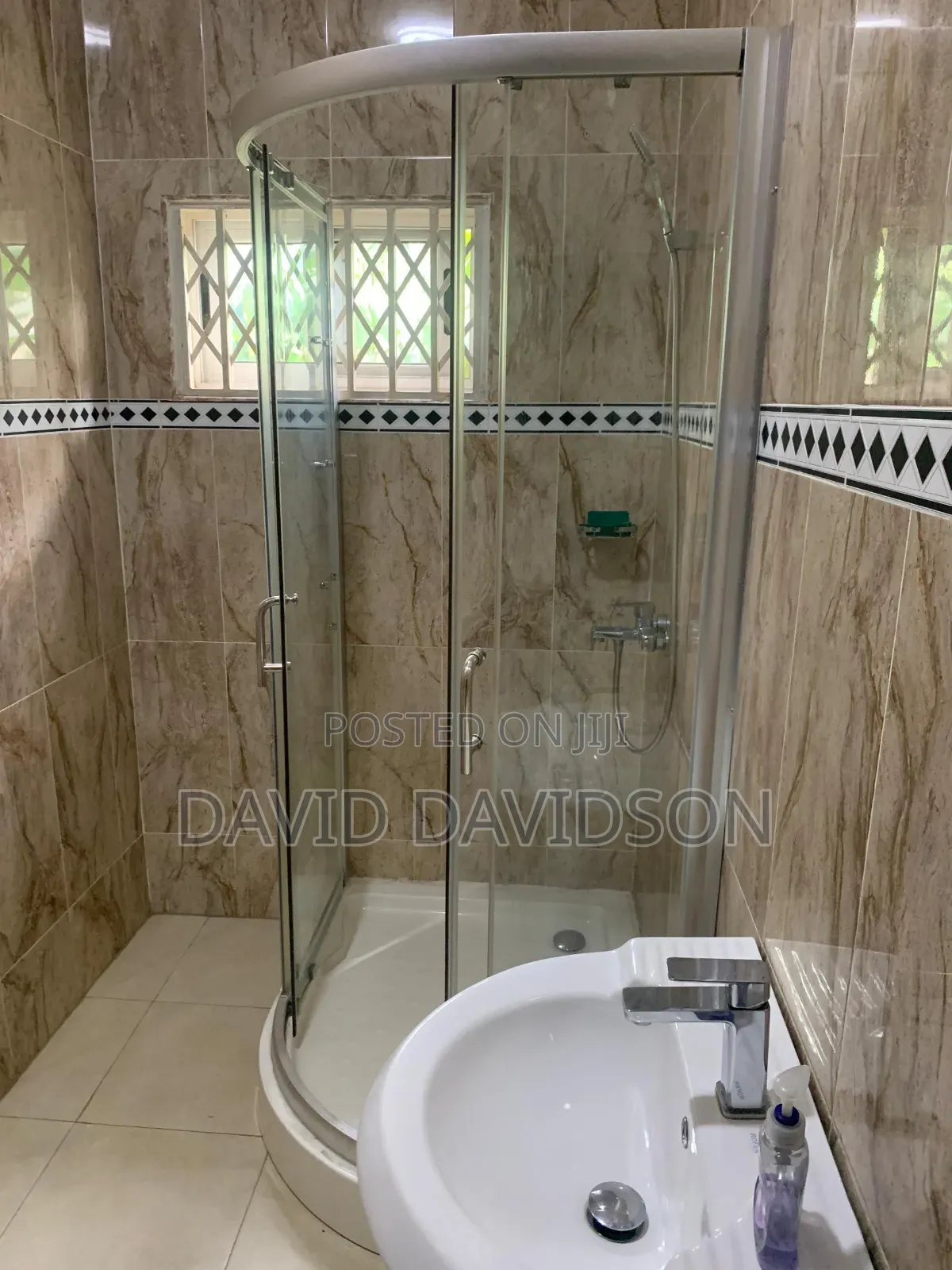 Furnished 7bdrm House in 7 Bedroom Self, Tema Metropolitan for rent