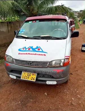 Toyota HiAce 2010 White