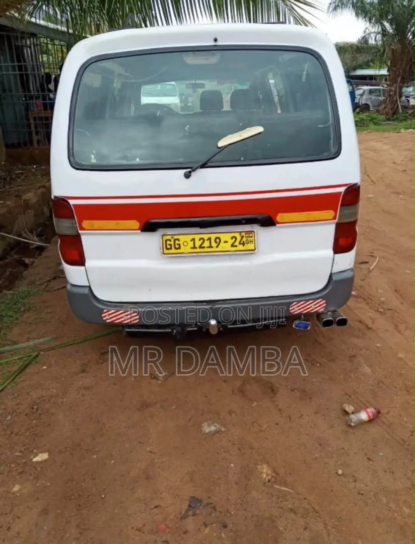 Toyota HiAce 2010 White