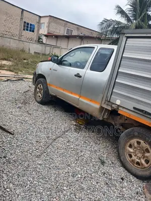 Toyota Hilux 2.5 D-4D 4X4 SRX 2009 Silver