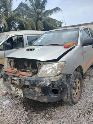 Toyota Hilux 2.5 D-4D 4X4 SRX 2009 Silver