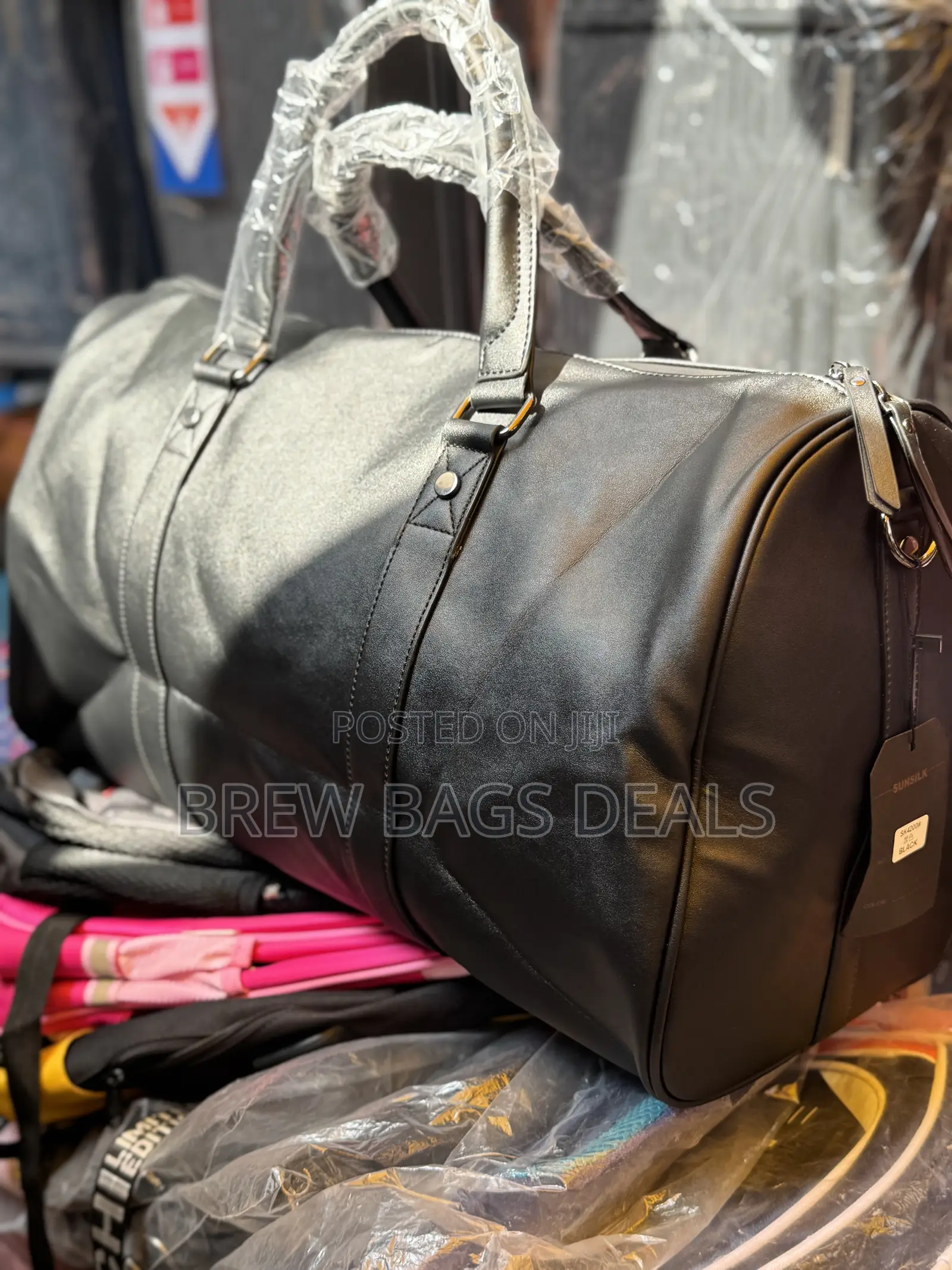 Premium Quality Sunsilk Pure Leather Large Duffle Traveling Bag.