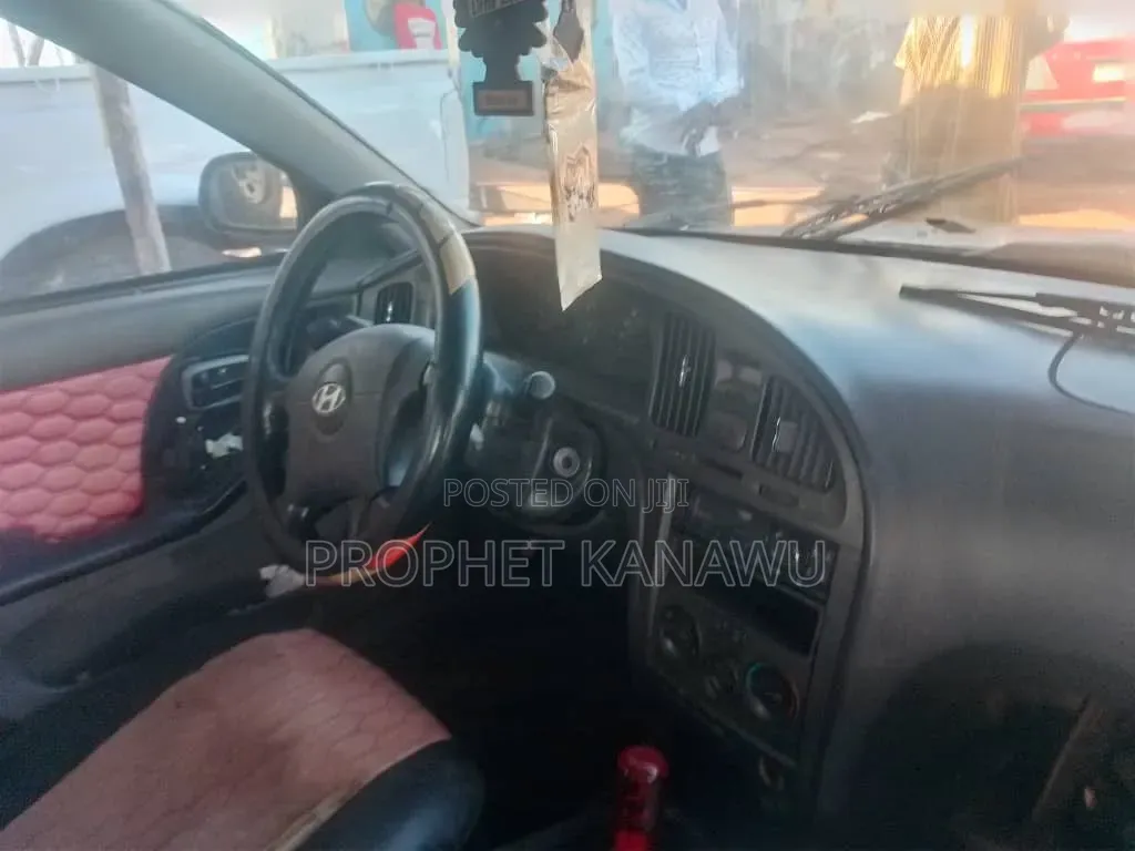 Hyundai Accent 2010 Silver