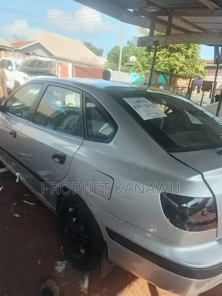 Hyundai Accent 2010 Silver