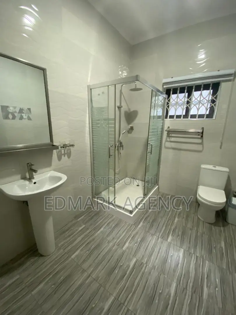 4bdrm House in Westlands, Police Station for sale