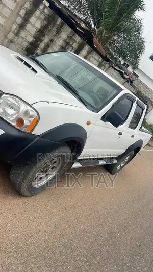 Nissan Hardbody 2012 White
