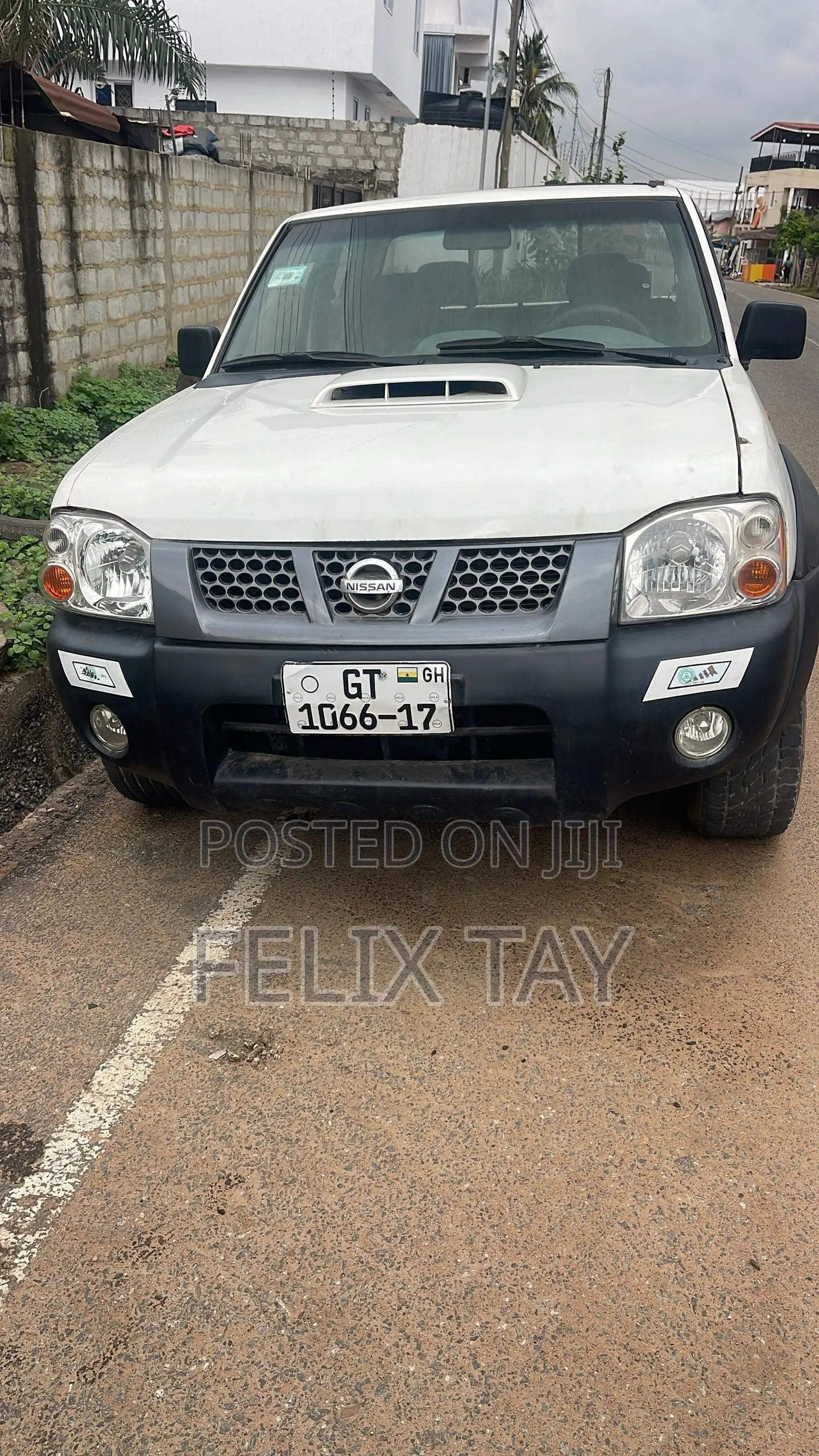 Nissan Hardbody 2012 White