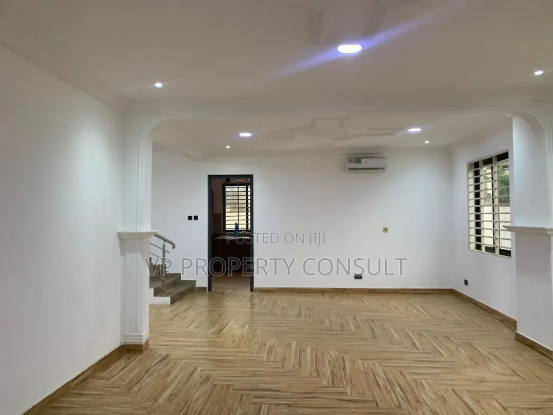 4bdrm House in Oyarifa Mall Area for sale