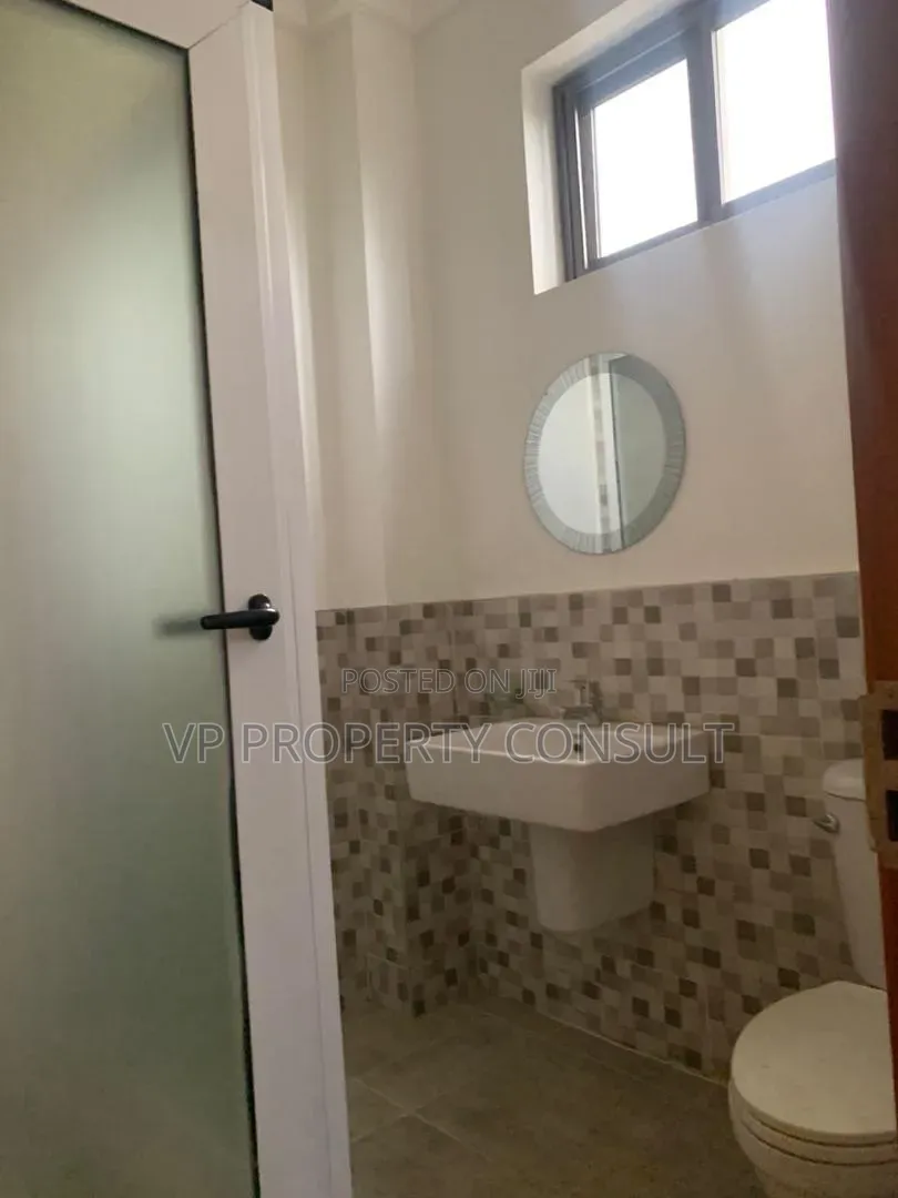 4bdrm House in Oyarifa Mall Area for sale