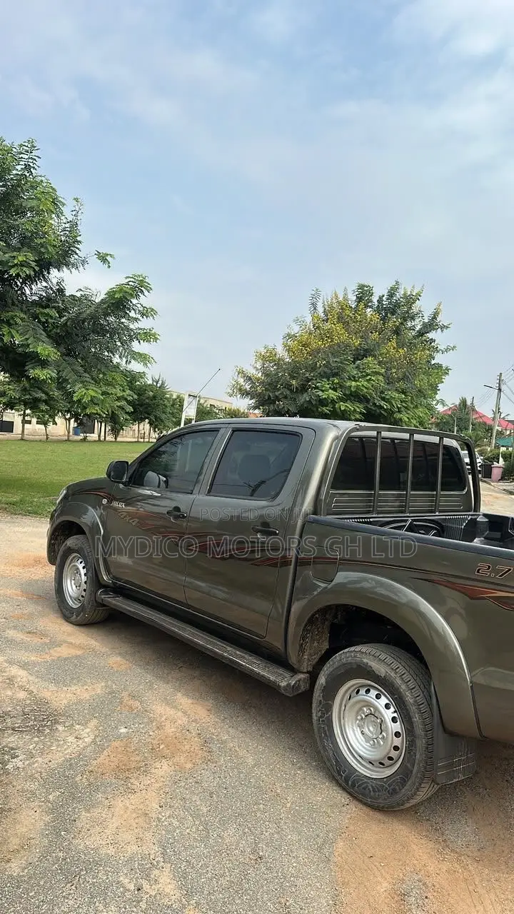 Toyota Hilux 2.7 VVT-i 4X4 SRX 2010 Gray