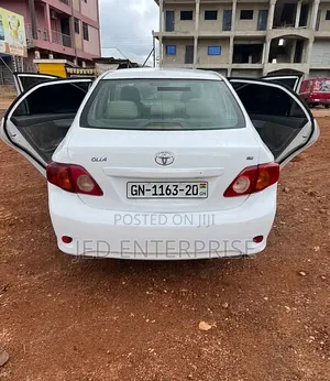 Toyota Corolla 2010 White