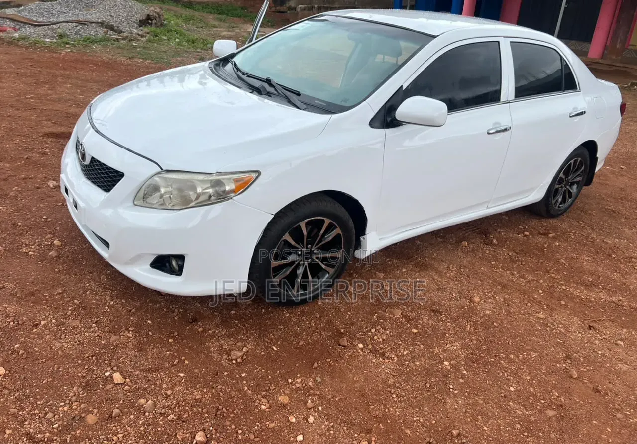 Toyota Corolla 2010 White