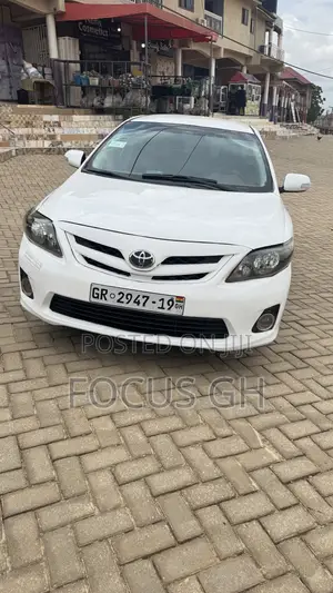 Toyota Corolla LE 4dr Sedan (1.8L 4cyl 4A) 2010 White
