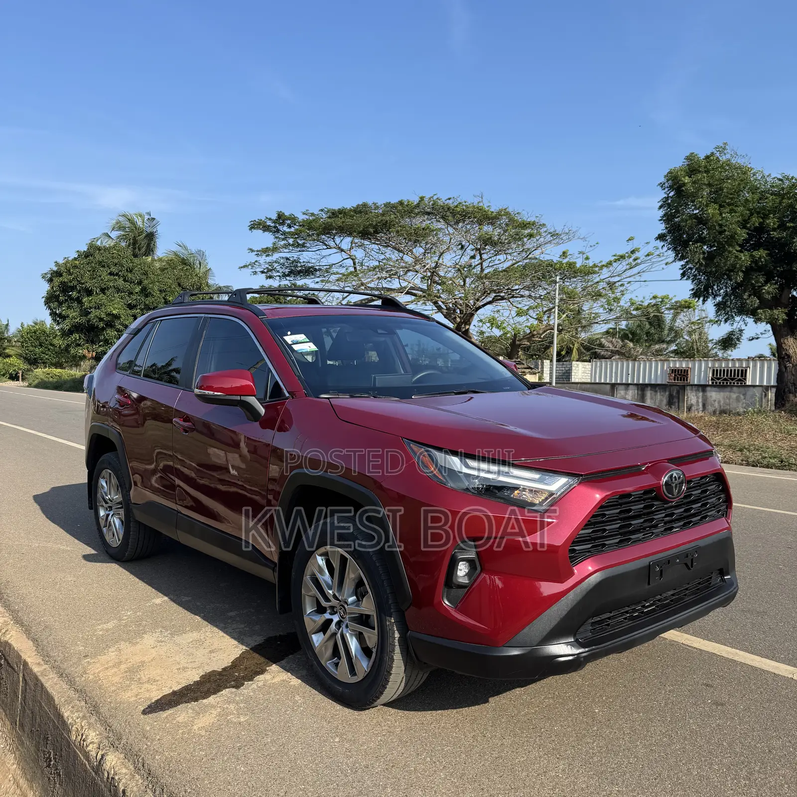 Toyota RAV4 XLE Premium AWD 2023 Red