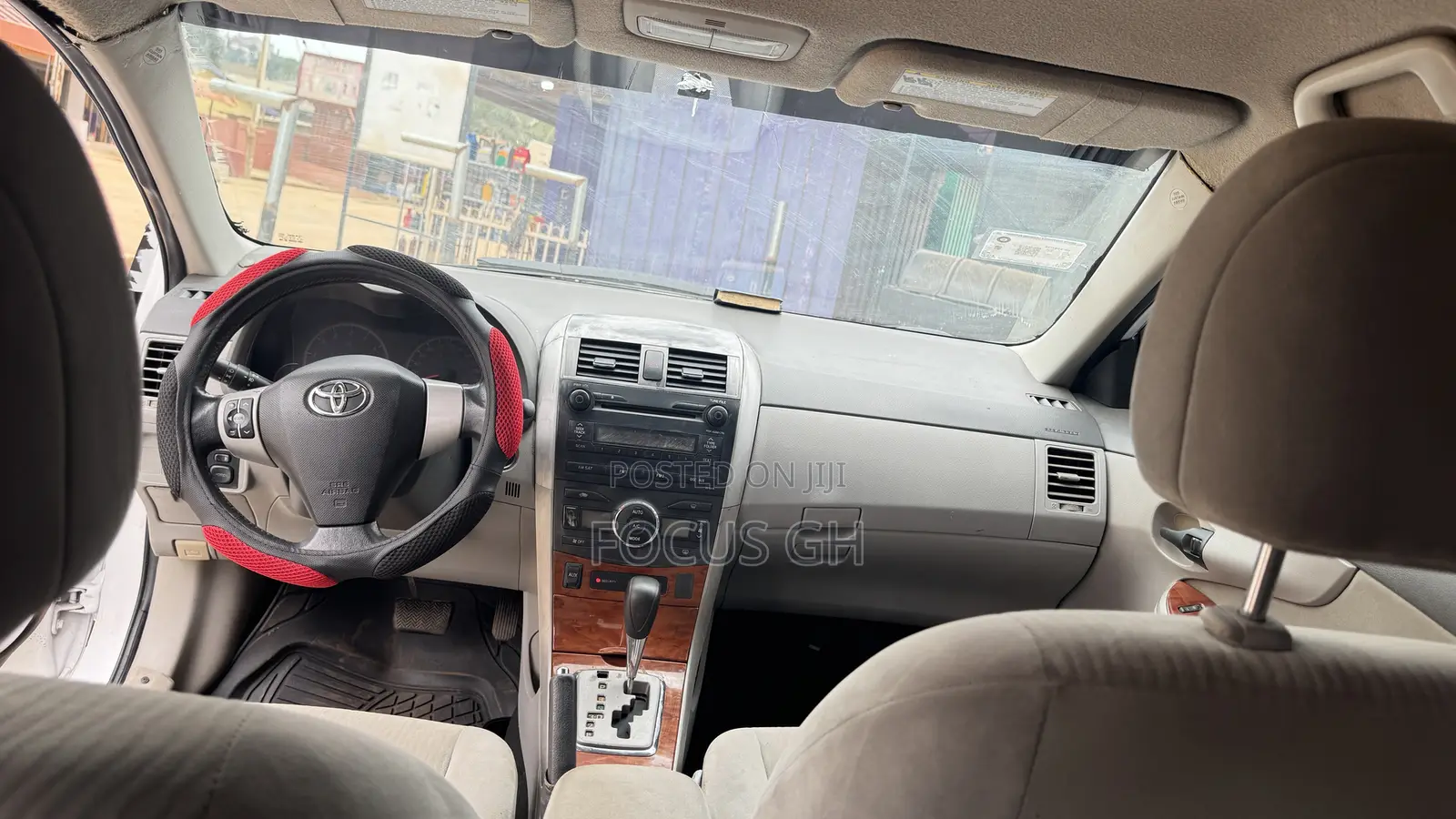 Toyota Corolla LE 4dr Sedan (1.8L 4cyl 4A) 2010 White