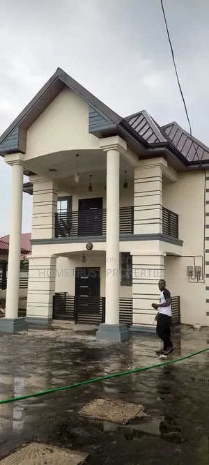5bdrm Duplex in Pokuase Mayera for rent