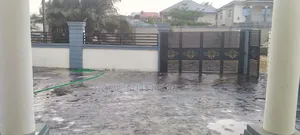5bdrm Duplex in Pokuase Mayera for rent