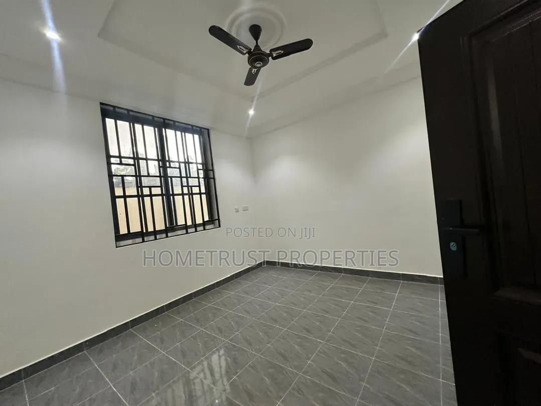 5bdrm Duplex in Pokuase Mayera for rent