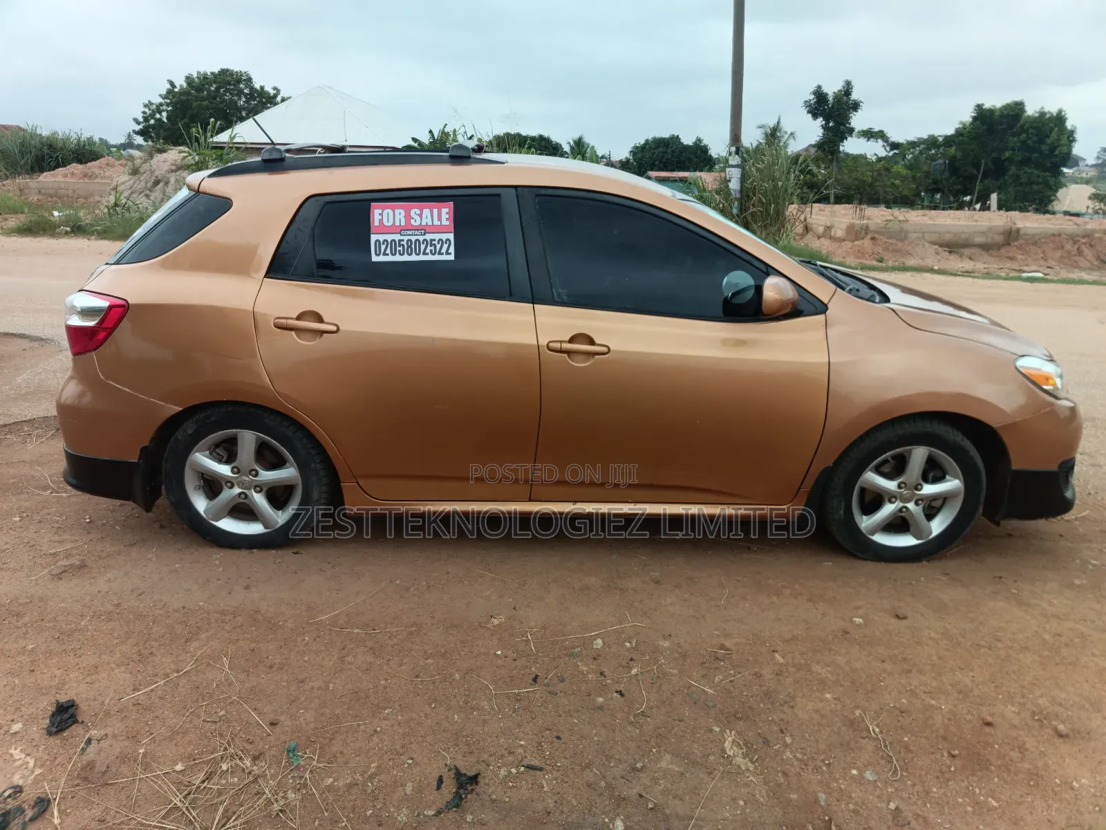 Toyota Matrix S Hatchback AWD (2.4L 4cyl 4A) 2009 Gold