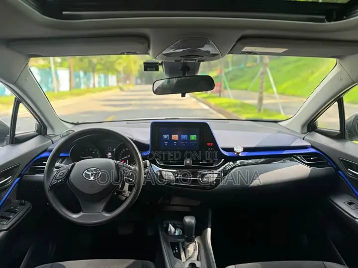 Toyota C-HR 2022 White