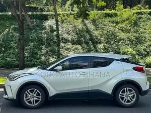 Toyota C-HR 2022 White