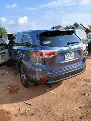 Toyota Highlander LE V6 4x2 (3.5L 6cyl 6A) 2016 Gray