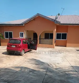 2bdrm House in West Hills Mall Area for rent