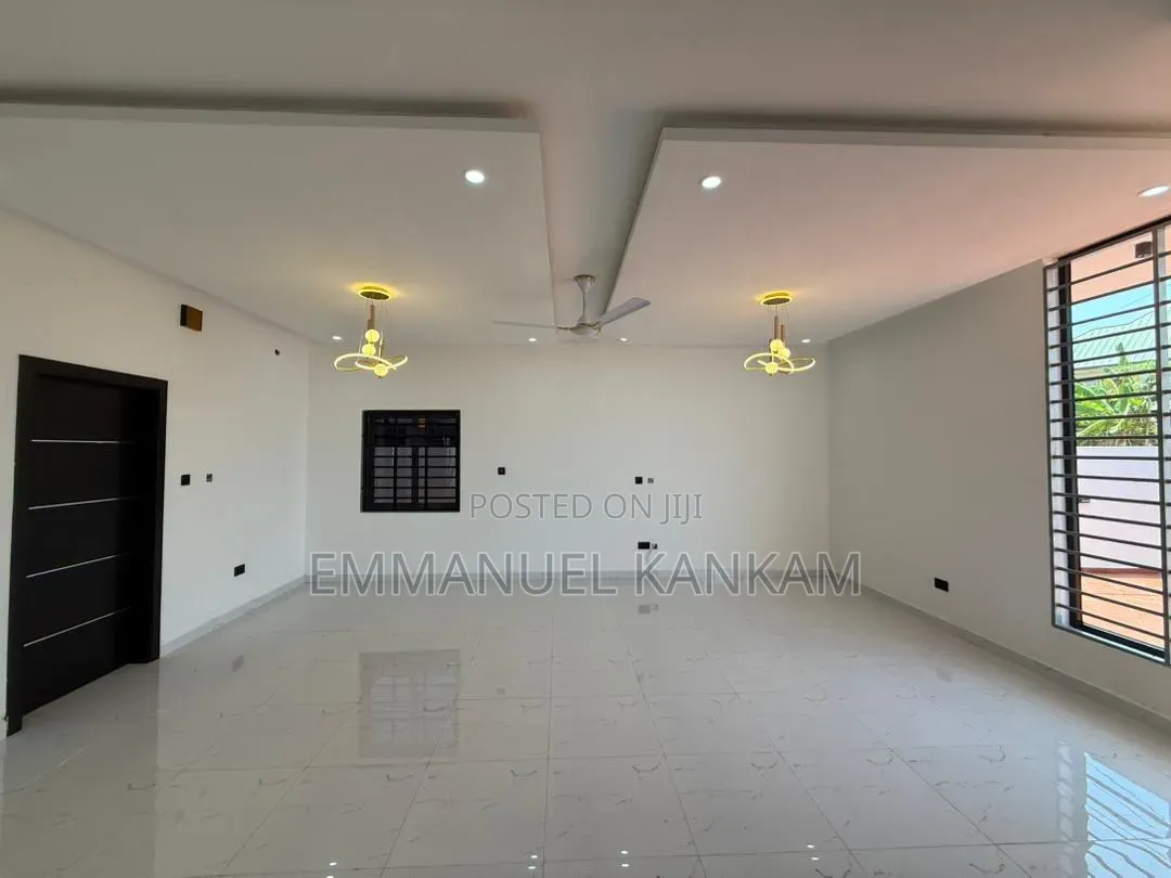 4bdrm House in Baatsona Total for sale
