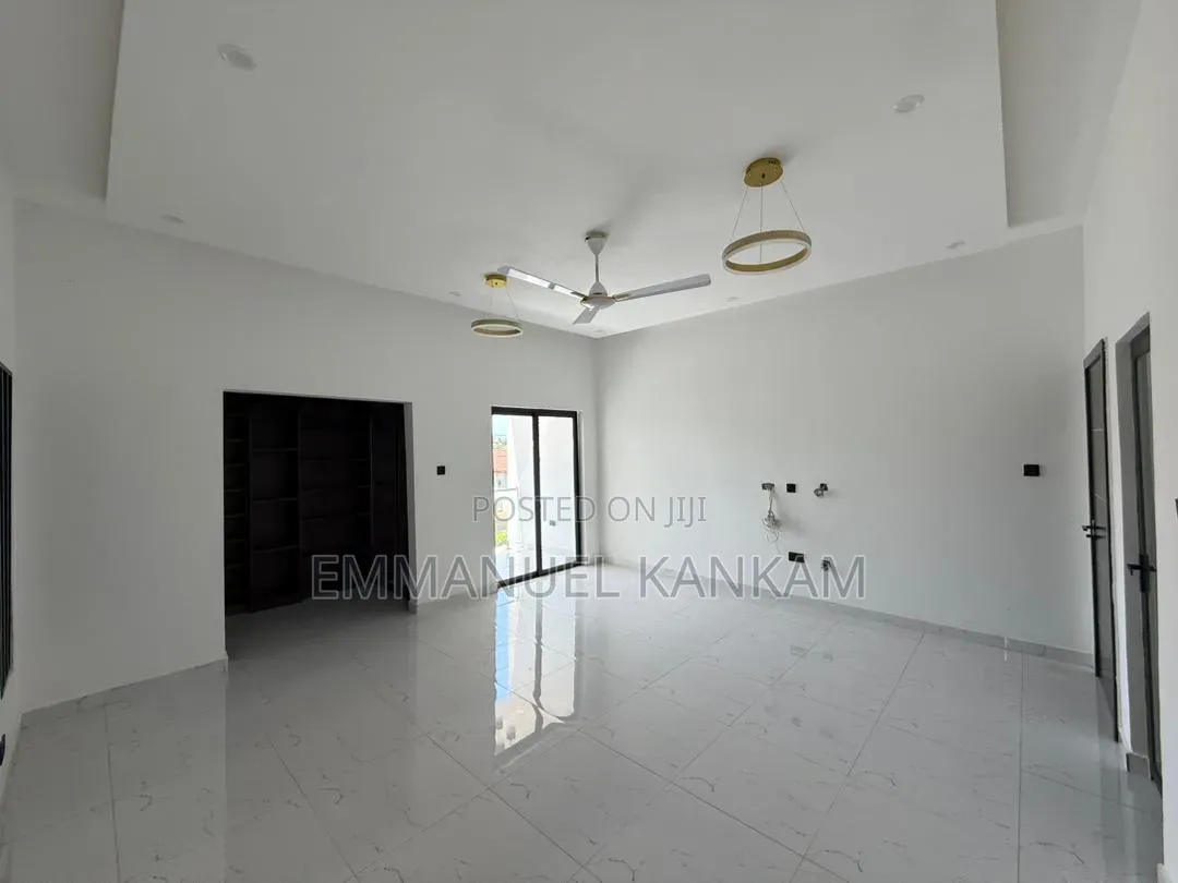 4bdrm House in Baatsona Total for sale