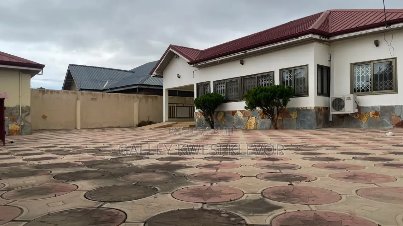 4bdrm House in West Hills Mall Area for rent