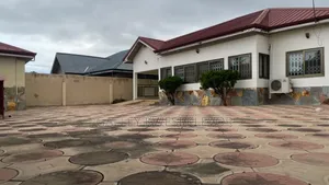 4bdrm House in West Hills Mall Area for rent