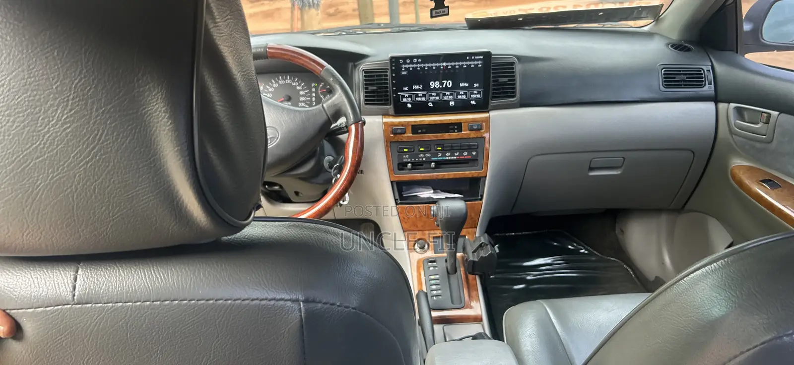 Toyota Corolla LE 4dr Sedan (1.8L 4cyl 4A) 2013 Brown