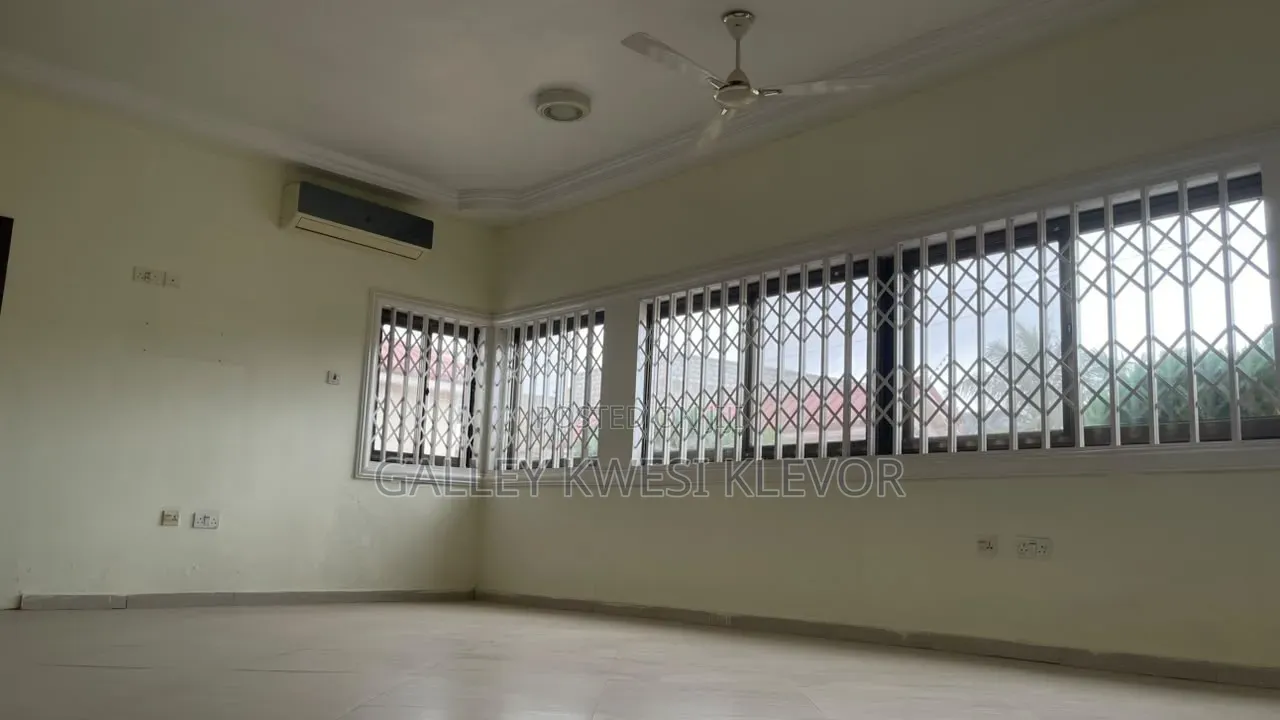 4bdrm House in West Hills Mall Area for rent