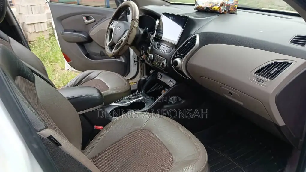 Hyundai Tucson 2013 White