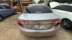 Toyota Camry SE 4dr Sedan (2.5L 4cyl 6A) 2014 Silver