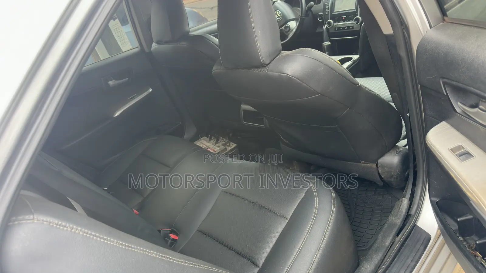 Toyota Camry SE 4dr Sedan (2.5L 4cyl 6A) 2014 Silver