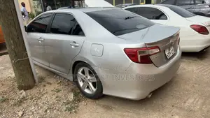 Toyota Camry SE 4dr Sedan (2.5L 4cyl 6A) 2014 Silver