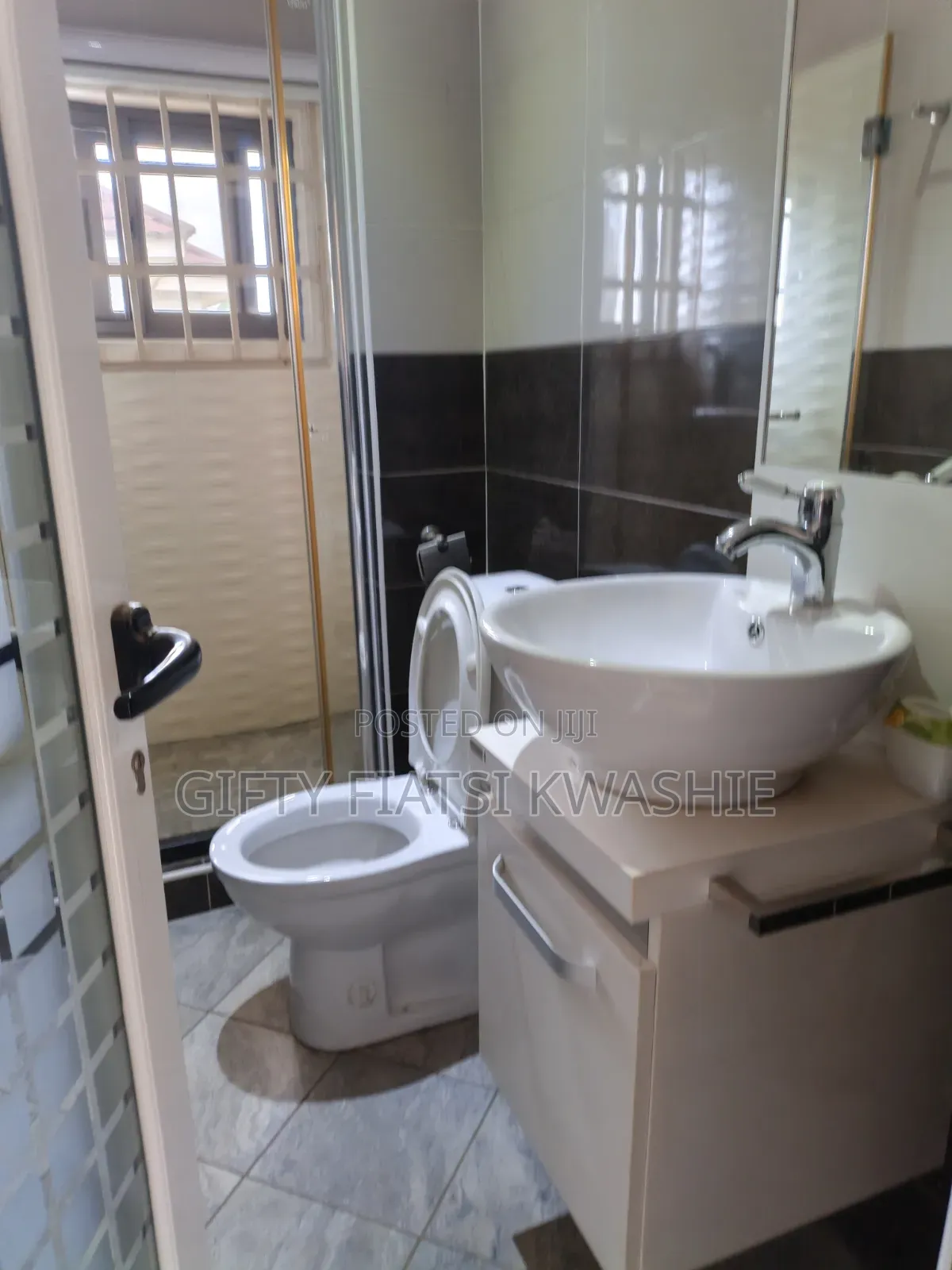 Furnished 5bdrm House in Parakou Estate, Kumasi Metropolitan for rent