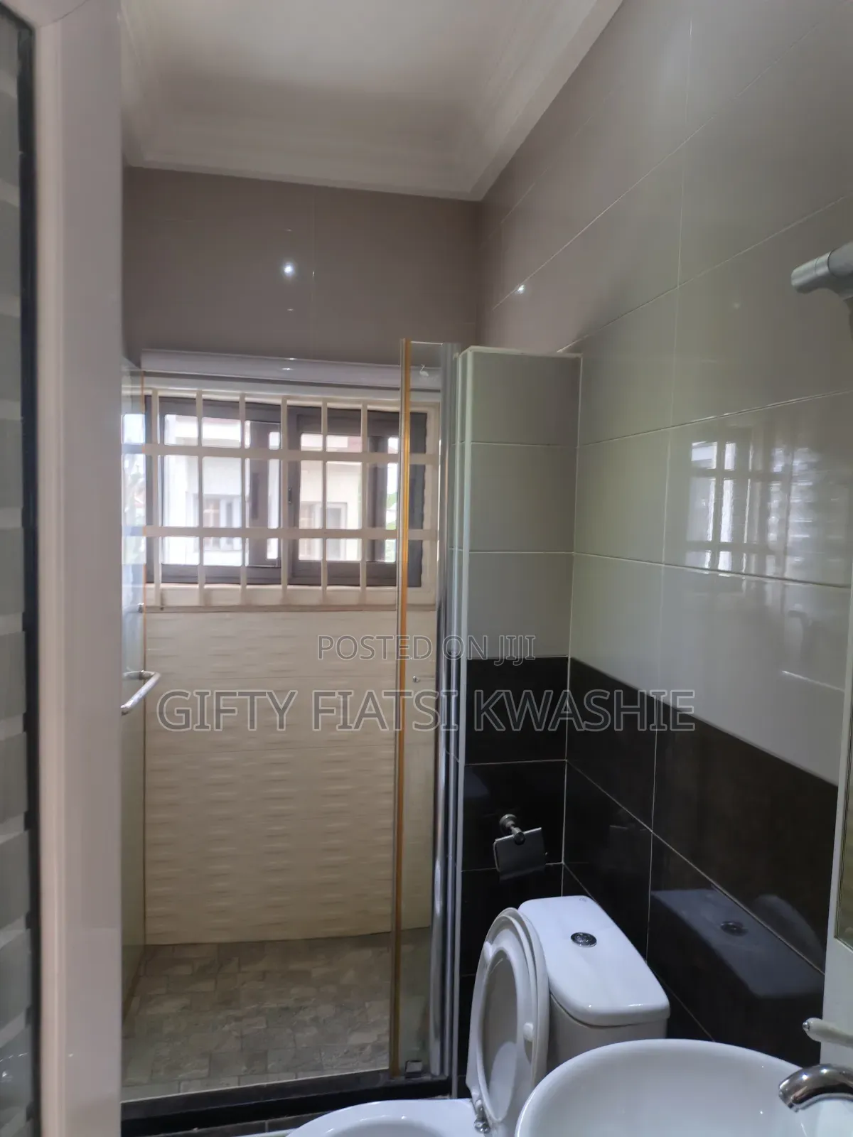 Furnished 5bdrm House in Parakou Estate, Kumasi Metropolitan for rent
