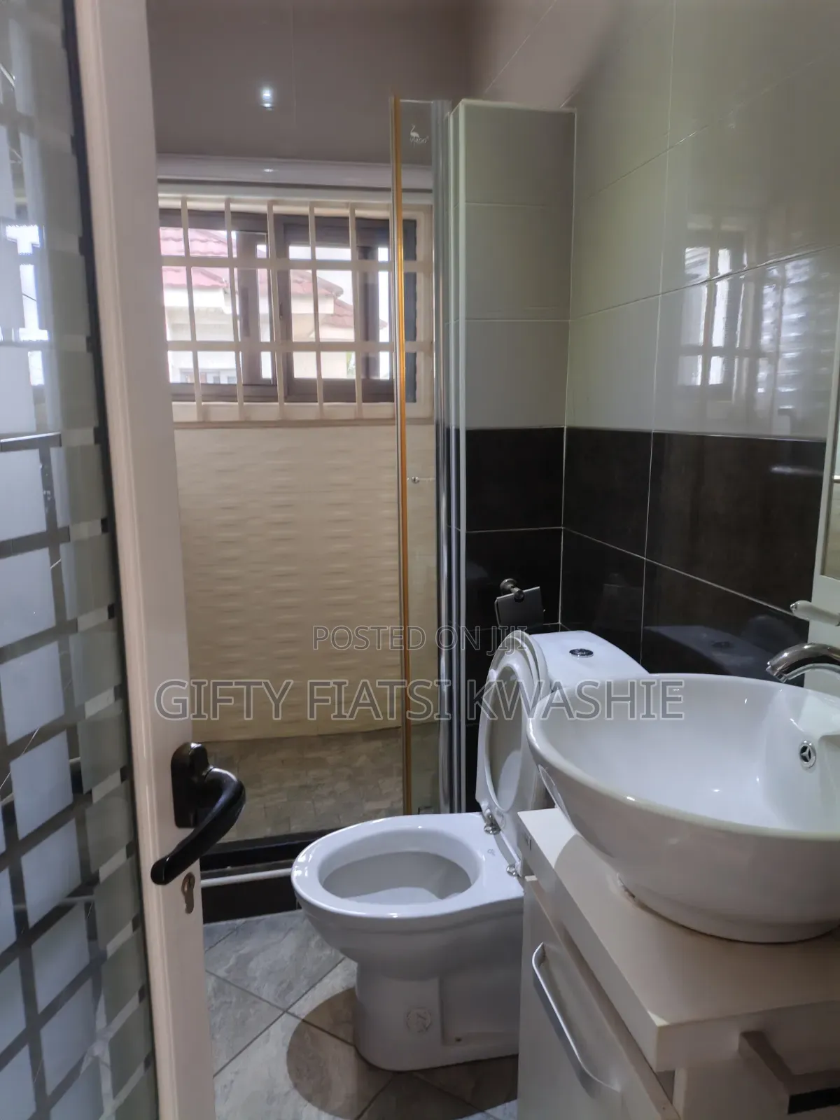 Furnished 5bdrm House in Parakou Estate, Kumasi Metropolitan for rent
