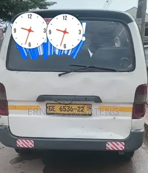 Toyota HiAce 2006 White